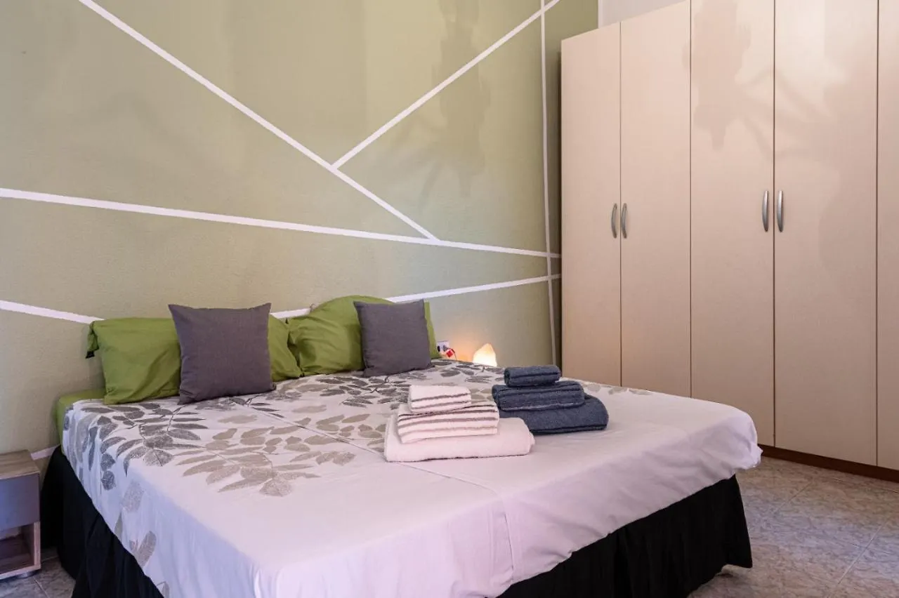 Hotel La piuma Quartu SantʼElena Affittacamere